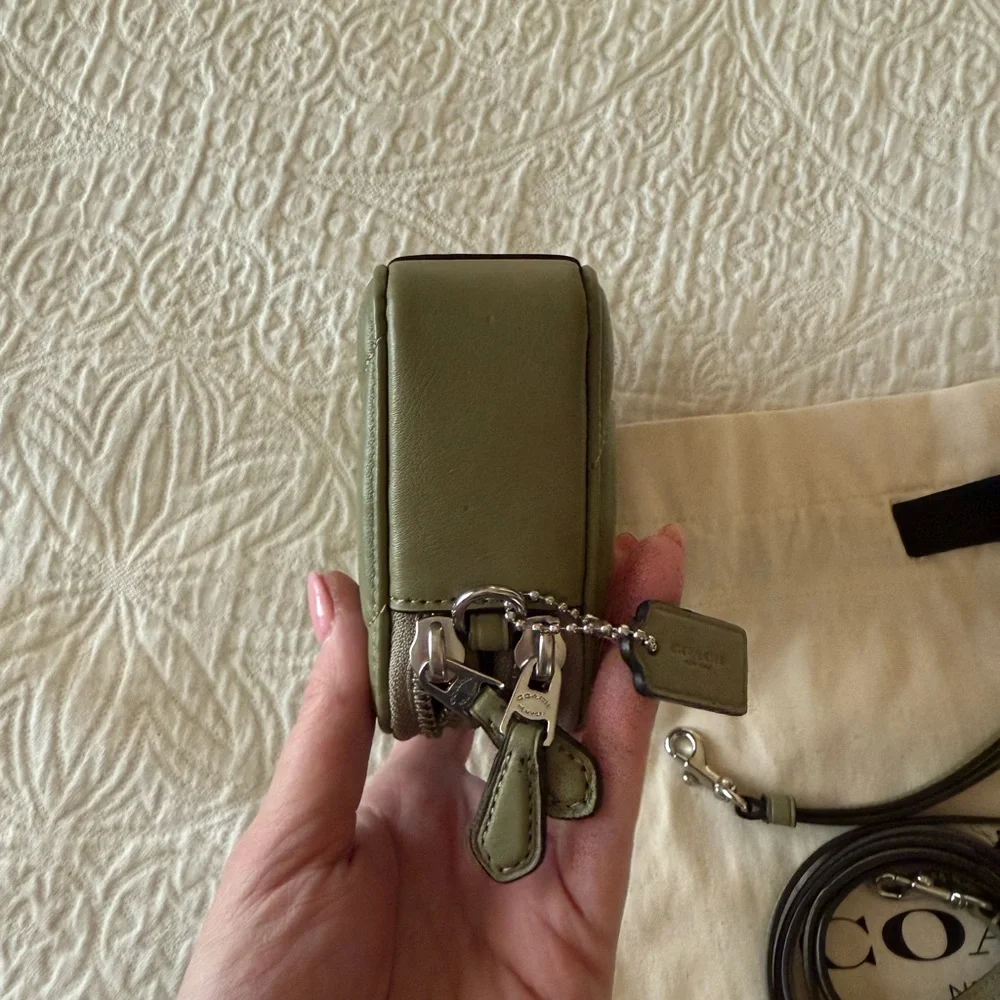 Coach Retail Quilted Double Zip Crossbody Wristlet Clutch